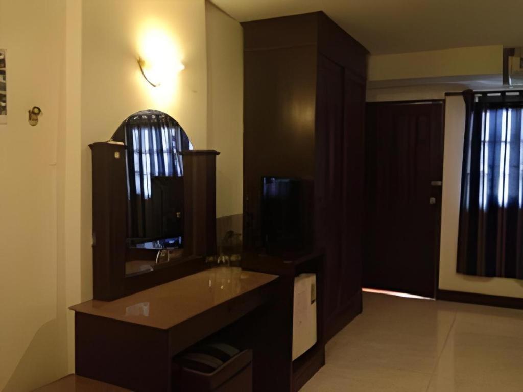 Senesouk Hotel Vientiane Exterior photo